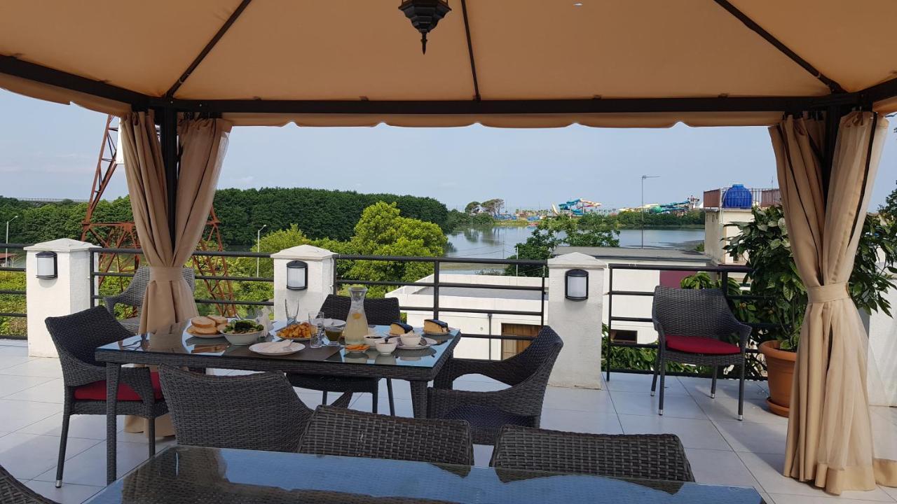 Twins Hotell Anaklia Eksteriør bilde